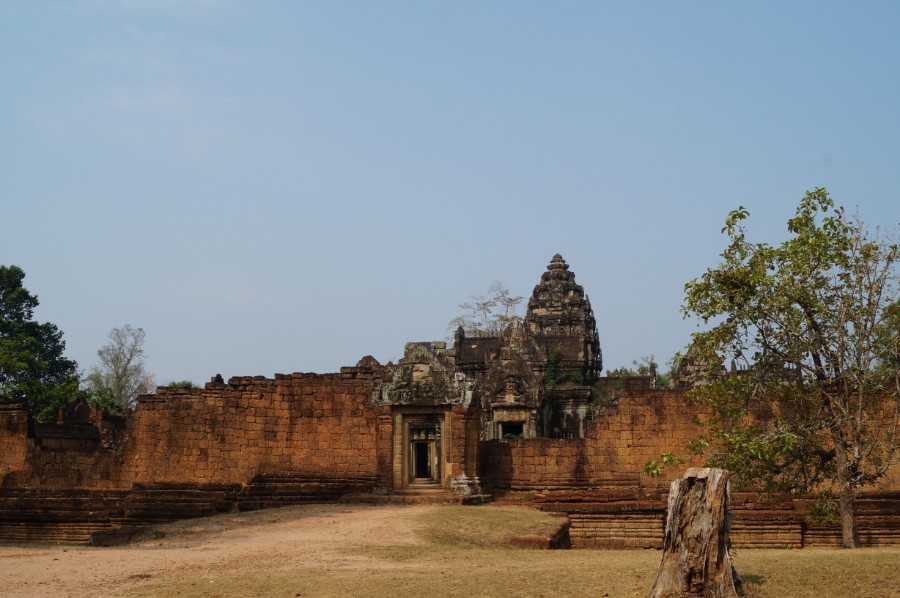    (Banteay Srei),  1