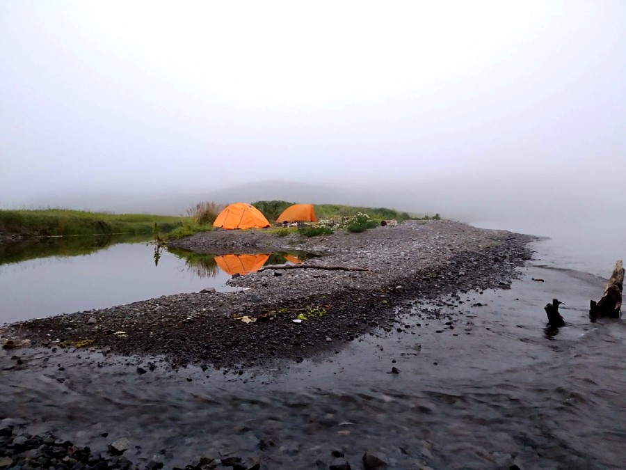 Ночевка на берегу южной части бухты Димитрова у Третьей речки