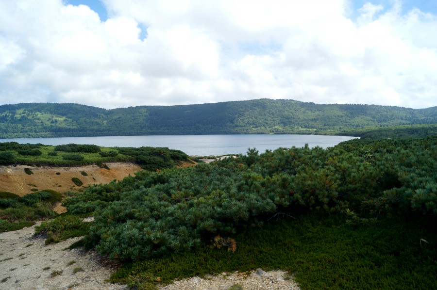 Взгляд назад, на озеро Горячее