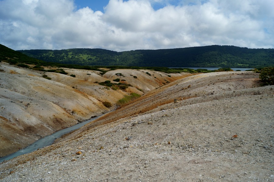 Вид на озеро Горячее от озера Кипящее