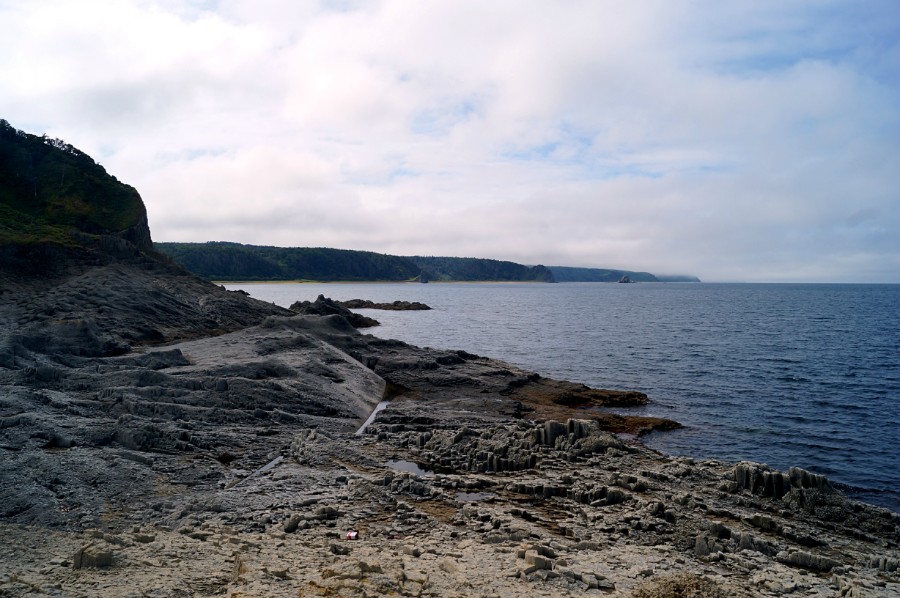 Вид с мыса Столбчатый на вчерашний берег от от стоянки