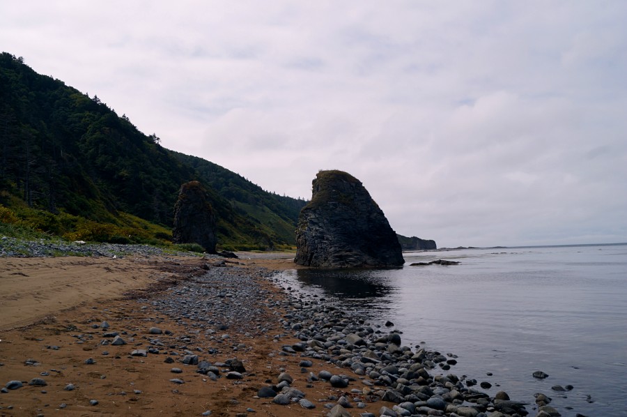 Вид на мыс Столбчатый от дачного поселка 13 километр