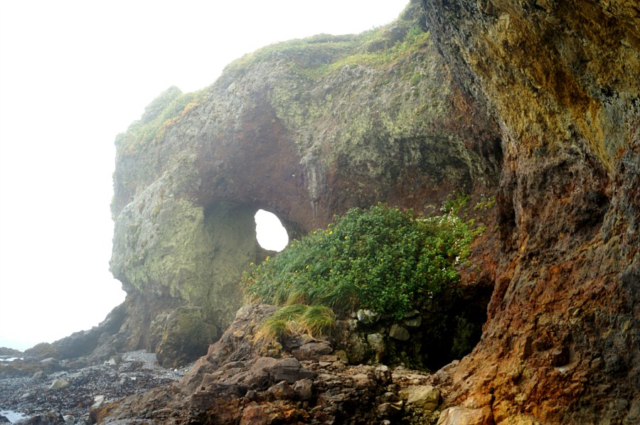 Дырка в скале Чёртовка