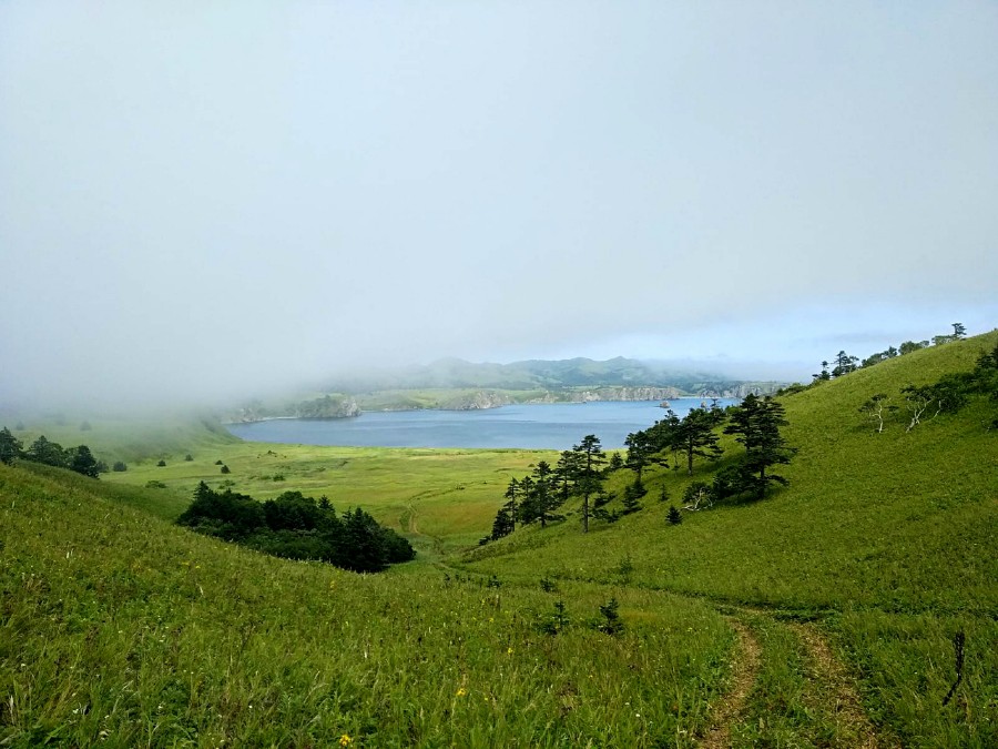 Спуск в южную долину бухты Димитрова, к Третьей речке